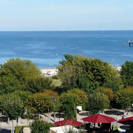 Ahlbeck, Schloss Hohenzollern - We 23 Villa Heringsdorf (Usedom)