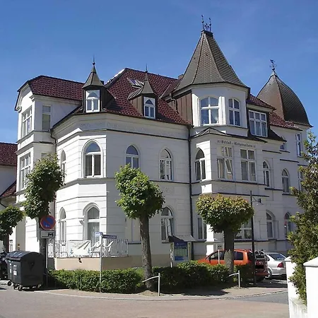 Ahlbeck, Schloss Hohenzollern - We 23 Willa Heringsdorf